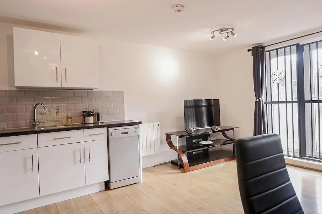 Comfy 2 Bed Flat With Free Parking, Close To Tube London Egyesült Királyság