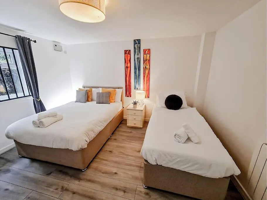 Apartman Comfy 2 Bed Flat With Free Parking, Close To Tube London Egyesült Királyság