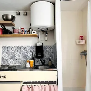 Cute Marais Private For 2 , Paris France