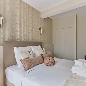 Le Marais By Prestige , Paris France