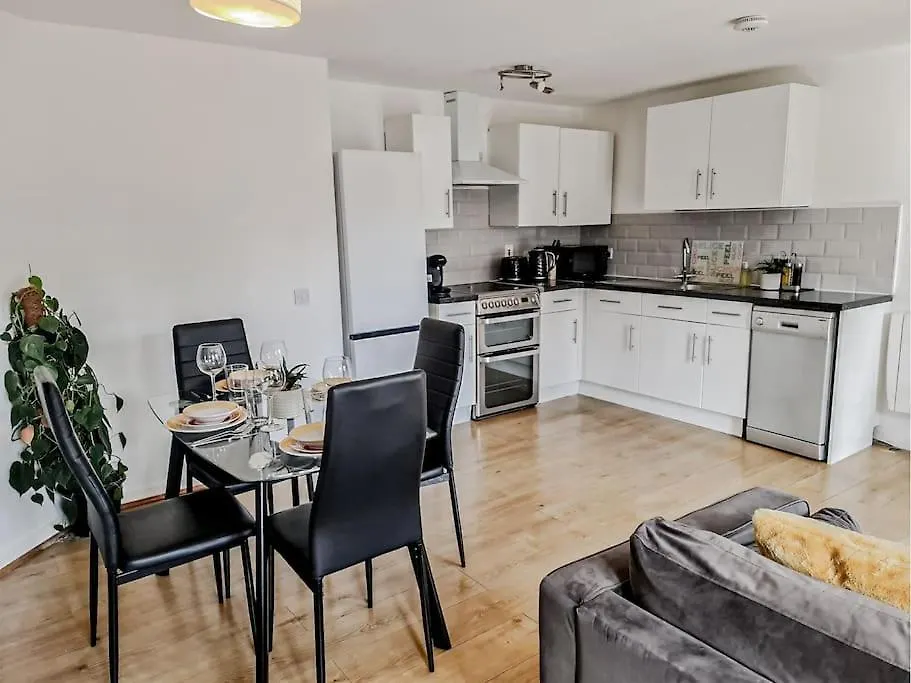 Comfy 2 Bed Flat With Free Parking, Close To Tube Londres Apartamento